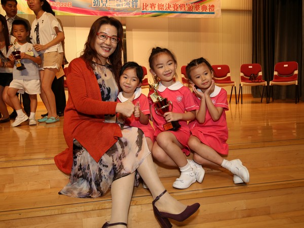 http://www.ntsha.org.hk/images/stories/activities/2016_Preschool_Trilingual_Interpretation_Competition/smallIMG_1020.JPG
