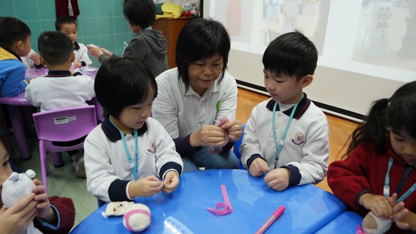 http://www.ntsha.org.hk/images/stories/activities/2014_Waste_Reduction_Programme/small12345.JPG